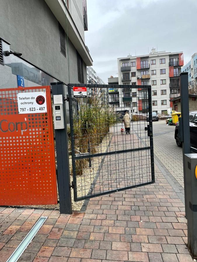 Cybernetyki2 Street Inn Near Airport Varsóvia Exterior foto